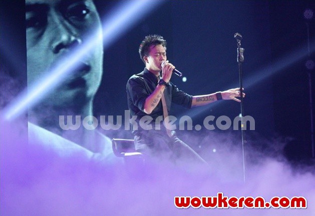 Gambar Foto Gio Bawakan Lagu Milik Geisha 'Lumpuhkan Ingatanku'