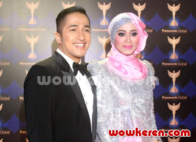 Gambar Foto Irfan Hakim dan Istri di Red Carpet Panasonic Gobel Awards 2014