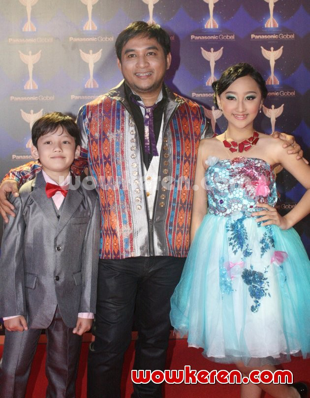 Gambar Foto Alwi Assegaf, Jeremy Teti dan Sandrina di Red Carpet Panasonic Gobel Awards 2014