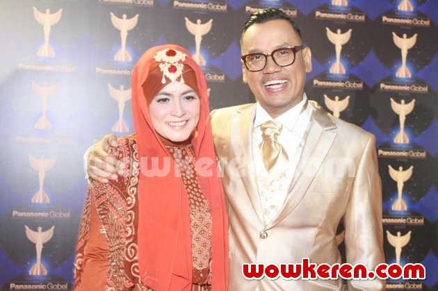 Gambar Foto Uya Kuya dan Astrid di Red Carpet Panasonic Gobel Awards 2014