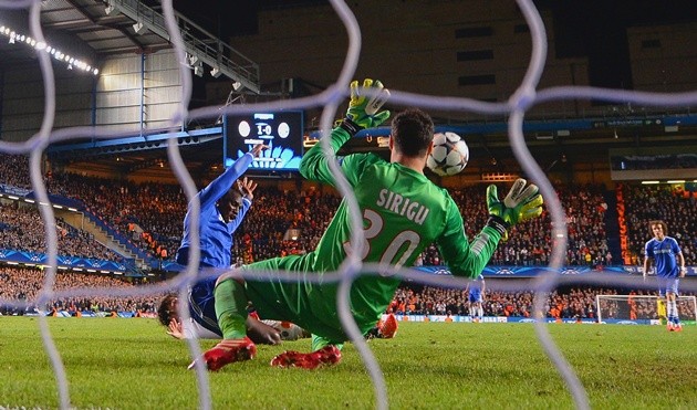 Gambar Foto Demba Ba Menyumbangkan 1 Angka untuk Chelsea
