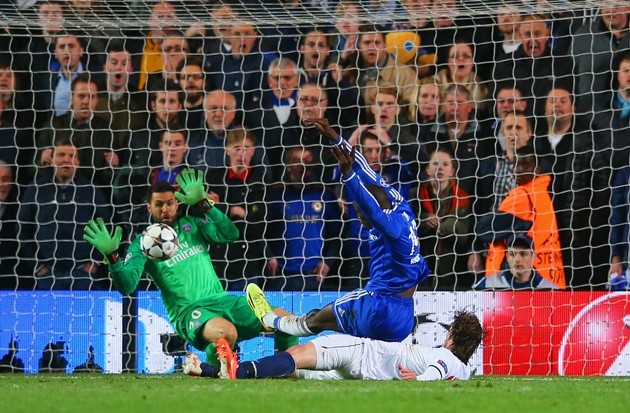 Gambar Foto Demba Ba Menyumbangkan 1 Angka untuk Chelsea
