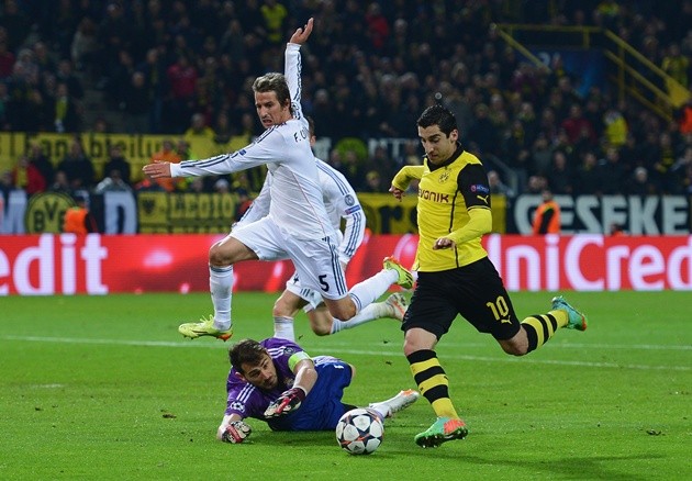 Gambar Foto Henrikh Mkhitaryan Gagal Sumbang Gol bagi Borussia Dortmund