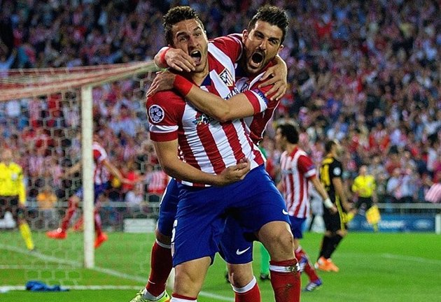 Gambar Foto Selebrasi Koke dan David Villa Seusai Mencetak Gol