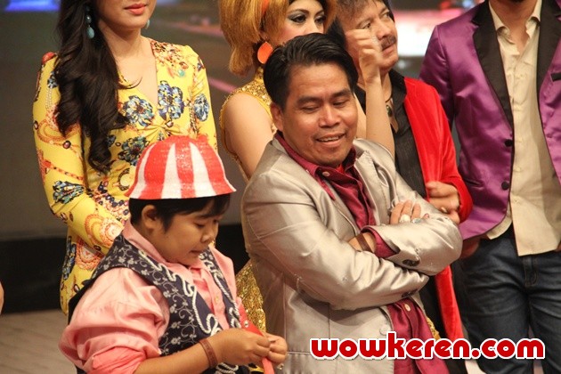 Gambar Foto Adul dan Bopak Castello Ramaikan Perayaan Episode 'Yuk Keep Smile' ke-200