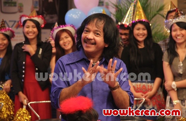 Gambar Foto Caca Handika di Perayaan Episode 'Yuk Keep Smile' ke-200