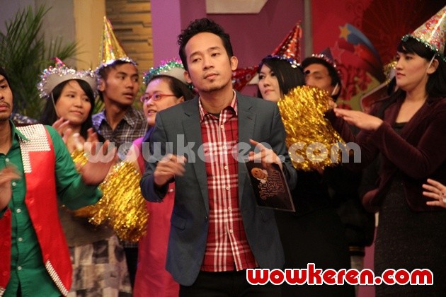 Gambar Foto Denny Cagur Sebagai Host 'Yuk Keep Smile'