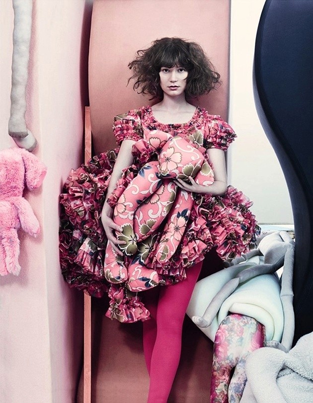 Gambar Foto Mia Wasikowska di Majalah AnOther Edisi S/S14