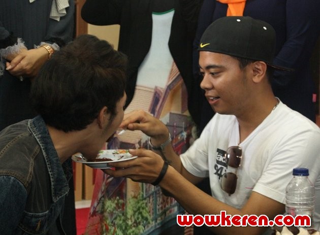 Gambar Foto Perayaan Ulang Tahun SM*SH yang ke-4