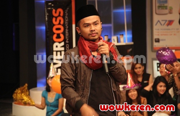 Gambar Foto Wendi Cagur Sebagai Host 'Yuk Keep Smile'