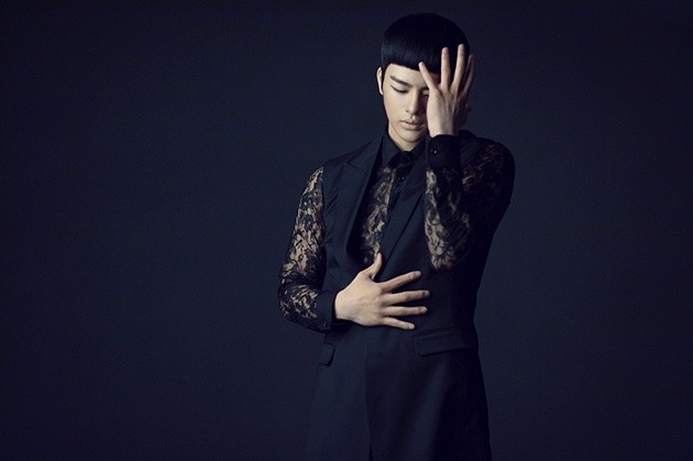 Gambar Foto Seo In Guk di Promo Album 'Broken'