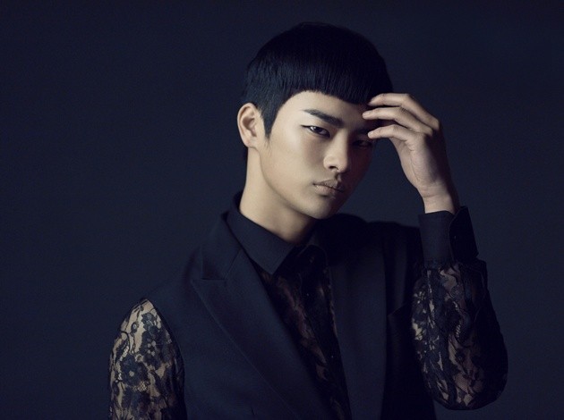Gambar Foto Seo In Guk di Promo Album 'Broken'