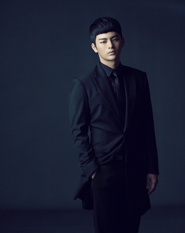 Gambar Foto Seo In Guk di Promo Album 'Broken'