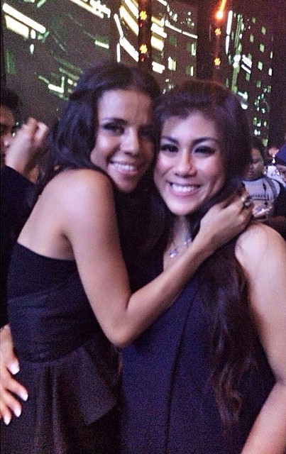 Gambar Foto Nowela Elizabeth Bersama Regina Ivanova
