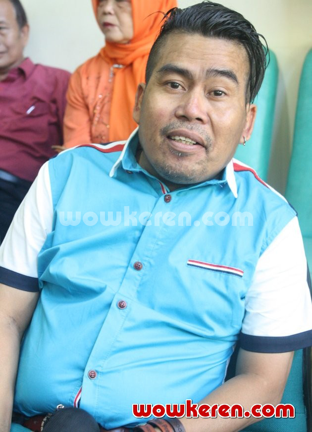 Gambar Foto Sidang Cerai Perdana Bopak Castello
