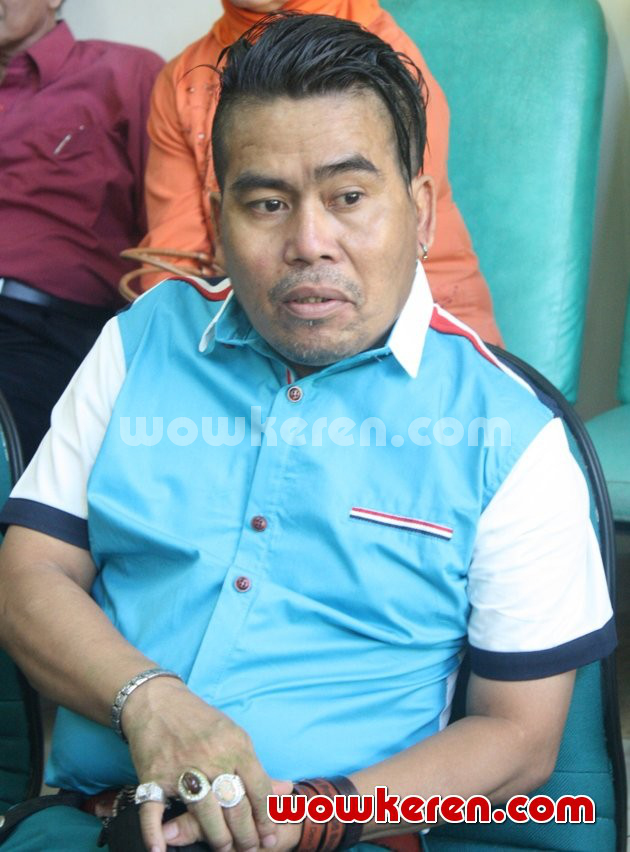 Gambar Foto Sidang Cerai Perdana Bopak Castello