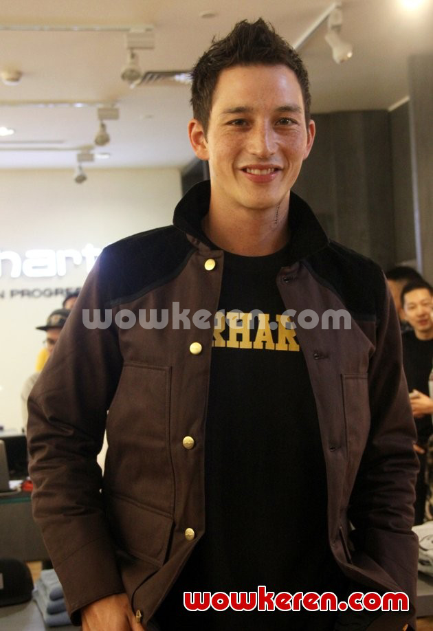 Gambar Foto Mike Lewis Saat Ditemui di Plaza Indonesia, Jakarta