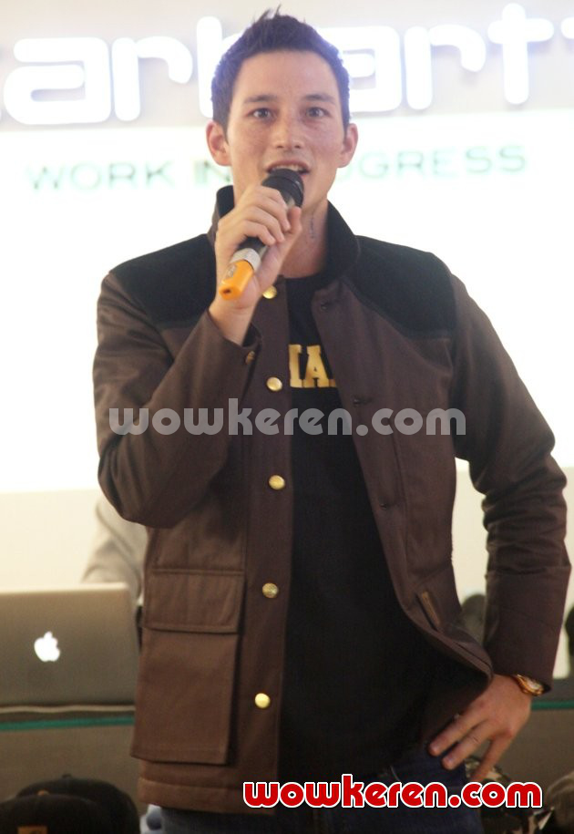 Gambar Foto Mike Lewis Saat Ditemui di Plaza Indonesia, Jakarta