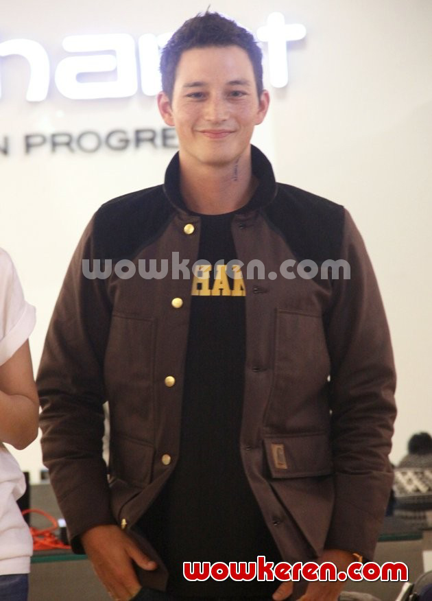 Gambar Foto Mike Lewis Saat Ditemui di Plaza Indonesia, Jakarta