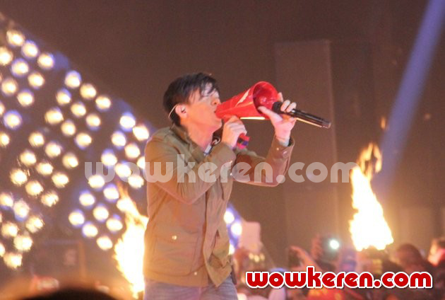 Gambar Foto NOAH Saat Tampil di Panggung SCTV Music Awards 2014
