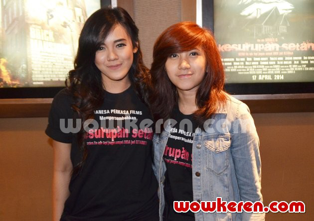 Gambar Foto Ola Rossa dan Dera di Premiere Film 'Kesurupan Setan'