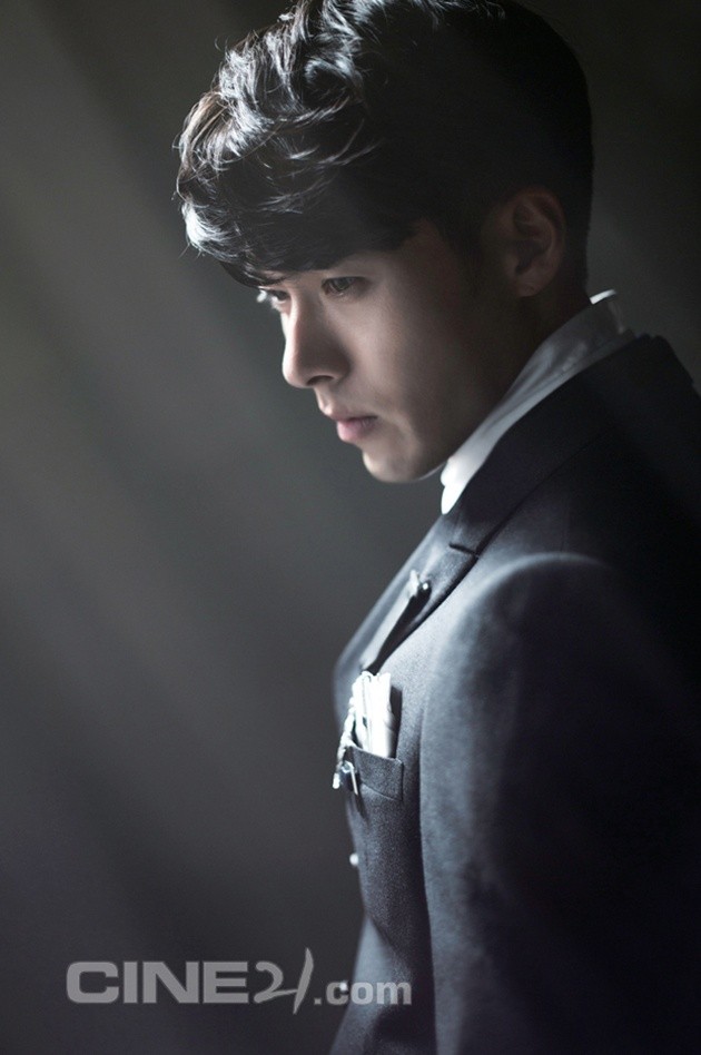 Gambar Foto Hyun Bin di Majalah Cine21 No. 950