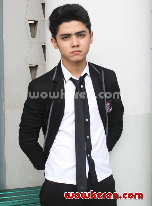 Gambar Foto Aliando Ditemui Seusai Syuting Sinetron 'Ganteng-Ganteng Serigala'