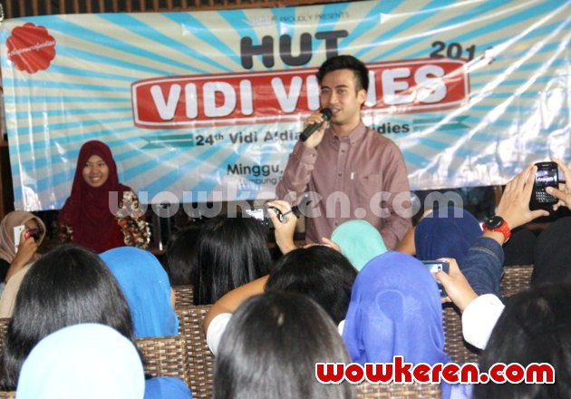 Gambar Foto Vidi Aldiano di Perayaan HUT Vidies yang ke-5