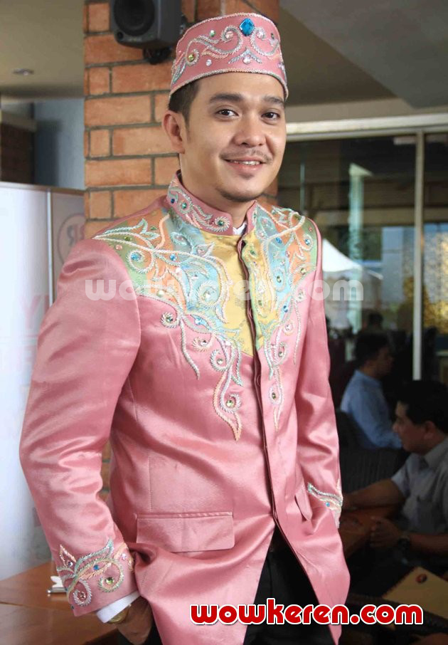 Foto Fadlan Muhammad saat Liburan, Keluarga dan Pasangan 