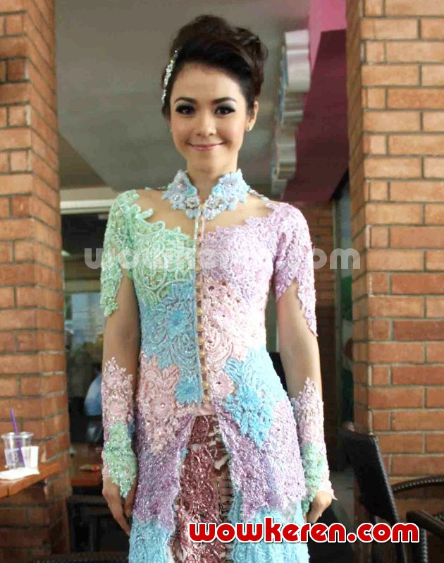 Gambar Foto Metha Yunatria di Acara 'Selebrita Siang' Trans7
