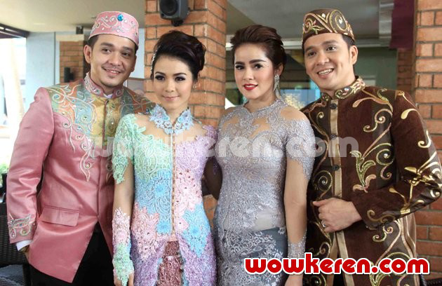 Gambar Foto Aksi Para Host Acara 'Selebrita Siang' Trans7