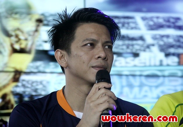 Gambar Foto Ariel Saat Tampil Bersama NOAH di Bluegrass