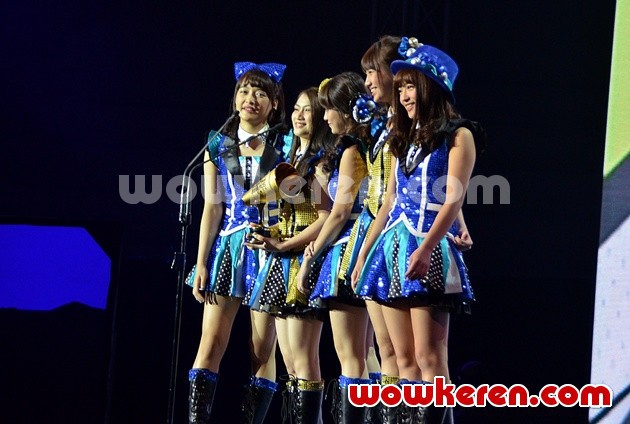 Gambar Foto JKT48 Raih Penghargaan Aksi Panggung Paling Seru