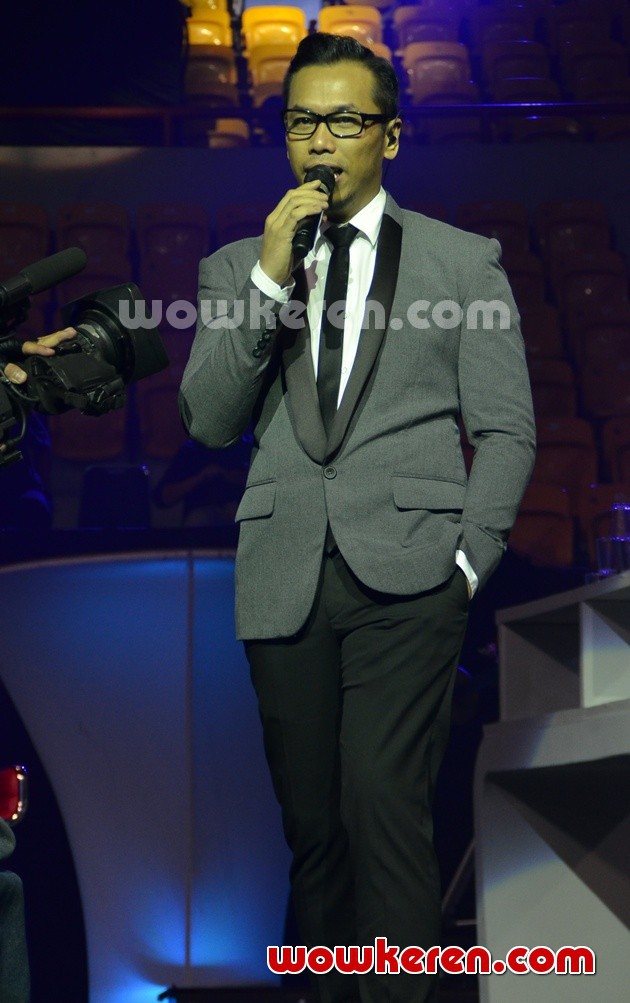 Gambar Foto Sammy Simorangkir Tampil di Global Seru Awards 2014