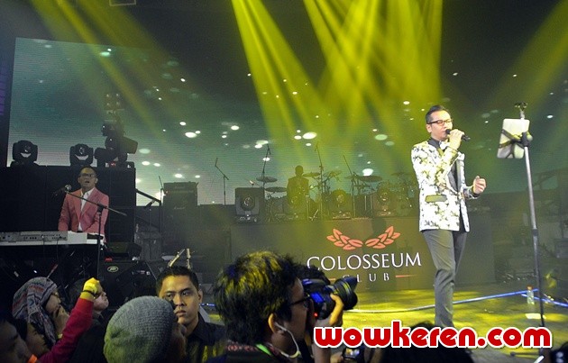 Gambar Foto Kerispatih dan Sammy Simorangkir Sukses Gelar Konser Reuni