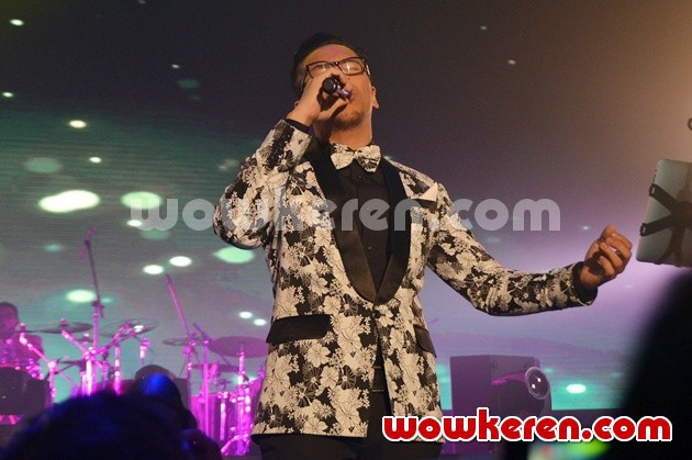 Gambar Foto Sammy Simorangkir di Konser Reuni Bersama Kersipatih