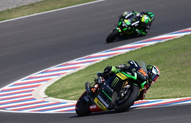 Gambar Foto Bradley Smith dari Monster Yamaha Tech 3