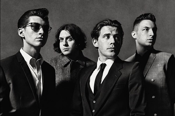 Gambar Foto Arctic Monkeys Photoshoot