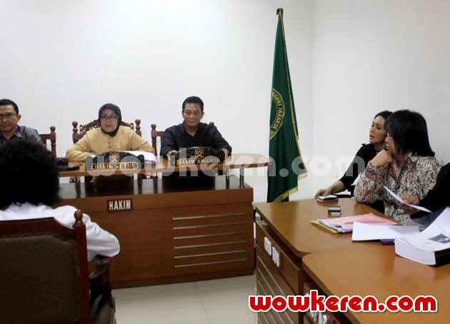 Gambar Foto Maia Estianty Hadir di Persidangan Dul Jaelani