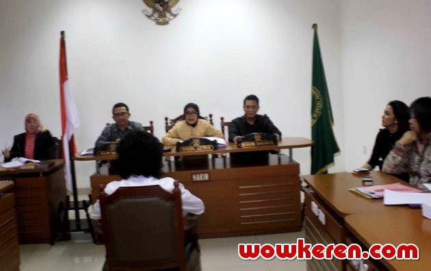 Gambar Foto Maia Estianty Hadir di Persidangan Dul Jaelani