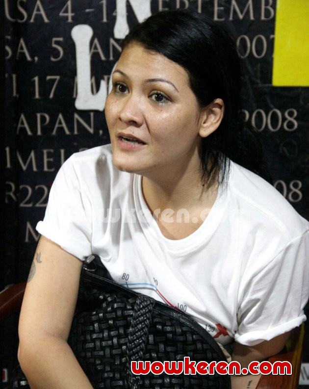 Gambar Foto Melanie Subono Saat Ditemui di Kawasan Duren Tiga, Jakarta Selatan