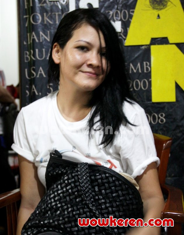 Gambar Foto Melanie Subono Saat Ditemui di Kawasan Duren Tiga, Jakarta Selatan