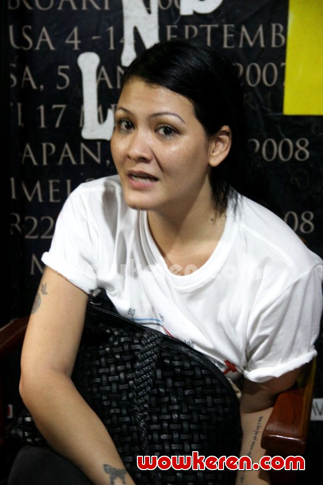 Gambar Foto Melanie Subono Saat Ditemui di Kawasan Duren Tiga, Jakarta Selatan