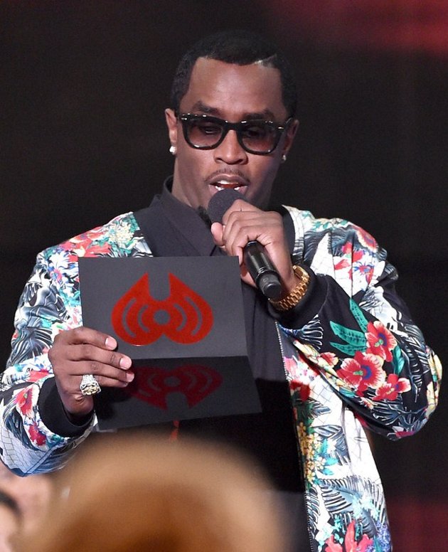 Gambar Foto Sean Combs di iHeartRadio Music Awards 2014