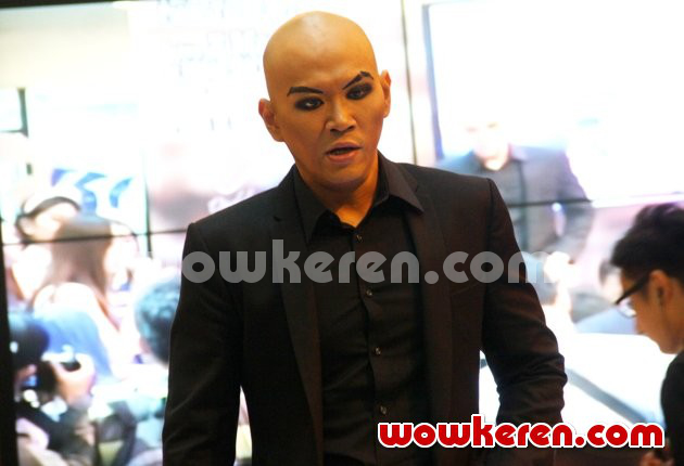 Gambar Foto Deddy Corbuzier Saat Ditemui di Kawasan MH Thamrin, Jakarta Pusat