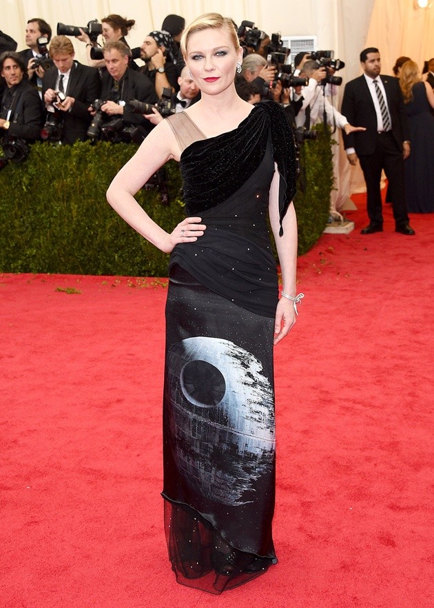 Gambar Foto Kirsten Dunst Hadir di Met Gala 2014