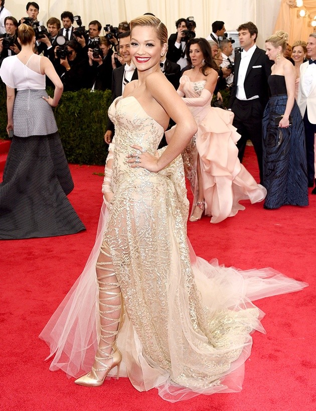 Gambar Foto Rita Ora Hadir di Met Gala 2014