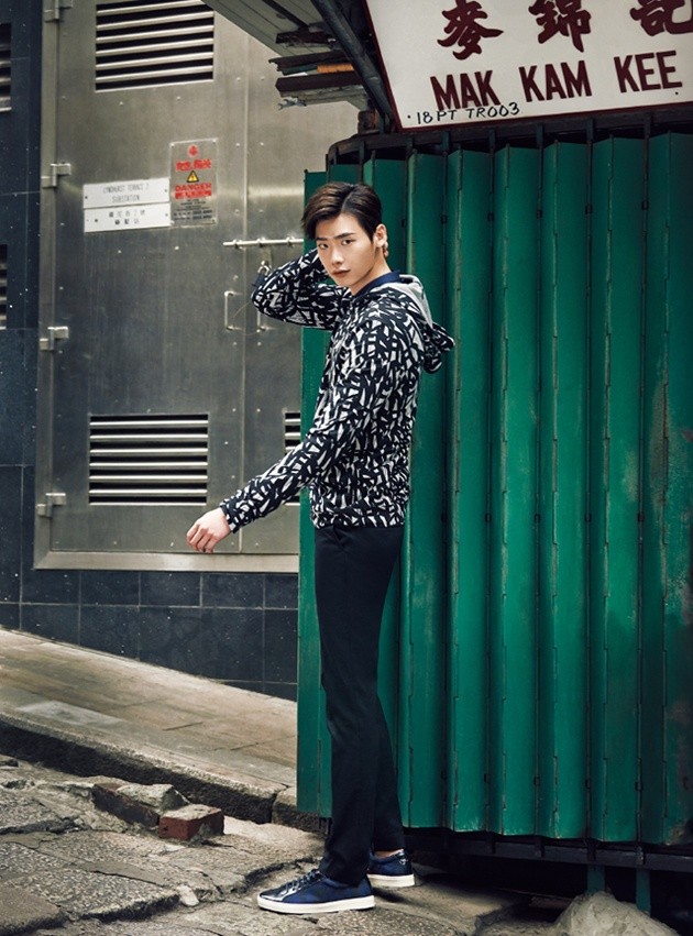 Gambar Foto Lee Jong Suk di Majalah High Cut vol. 125