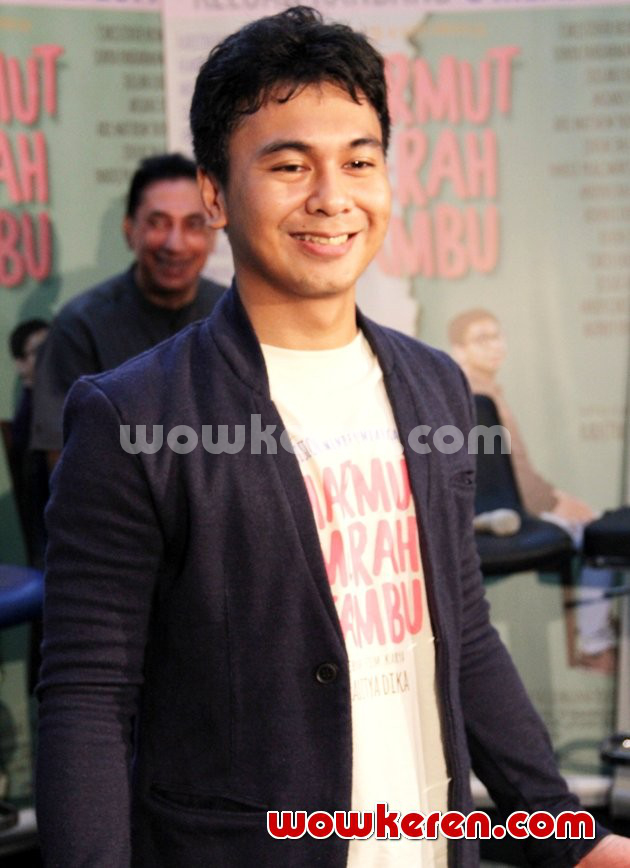 Gambar Foto Raditya Dika di Premiere Film 'Marmut Merah Jambu'