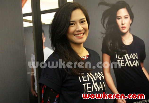 Gambar Foto Dian Sastro Saat Ditemui di Senayan City, Jakarta